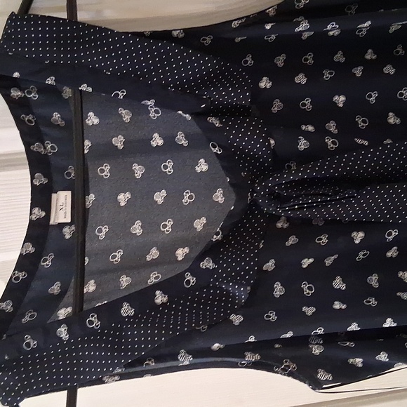 LC Lauren Conrad Navy Top with White Disney Pattern Sleeveless - Picture 1 of 4